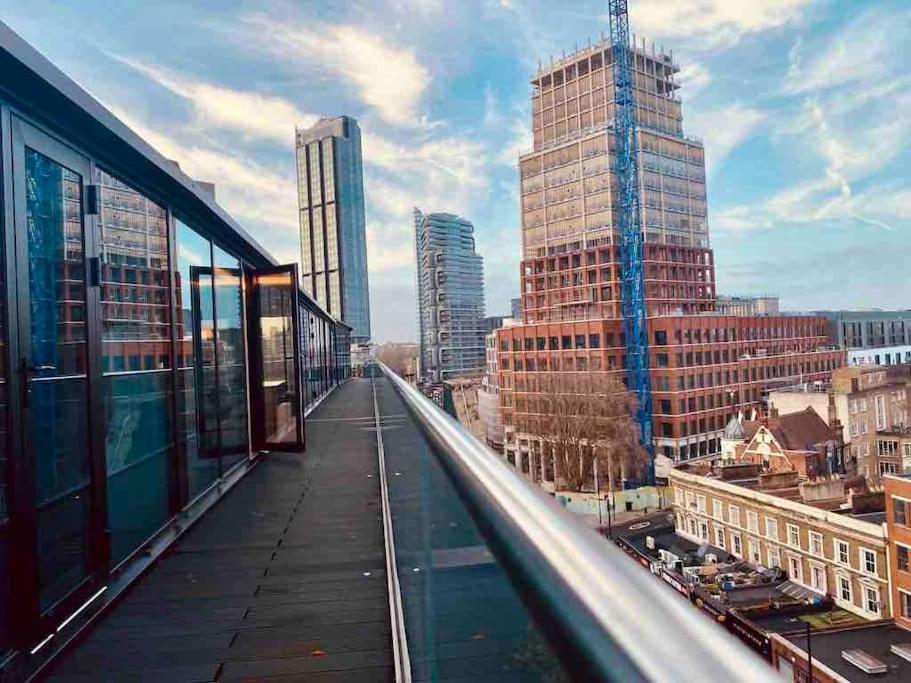 Large 3 Bed 3 Bathrooms Penthouse With Terrace And City Views In Londra Exterior foto