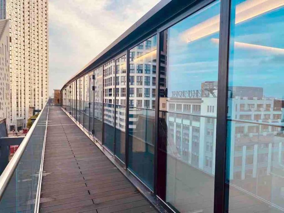 Large 3 Bed 3 Bathrooms Penthouse With Terrace And City Views In Londra Exterior foto