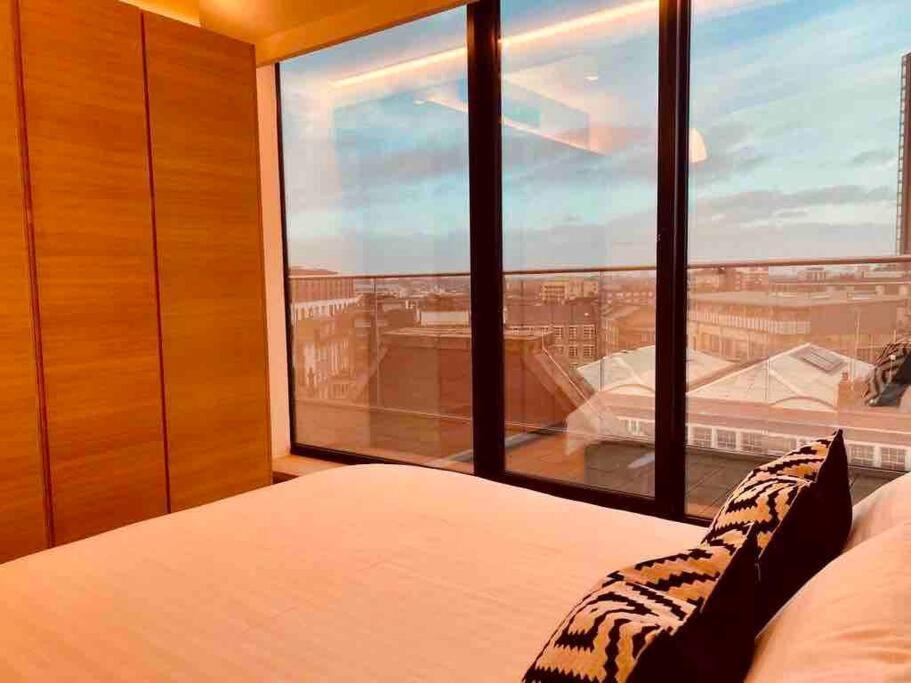 Large 3 Bed 3 Bathrooms Penthouse With Terrace And City Views In Londra Exterior foto